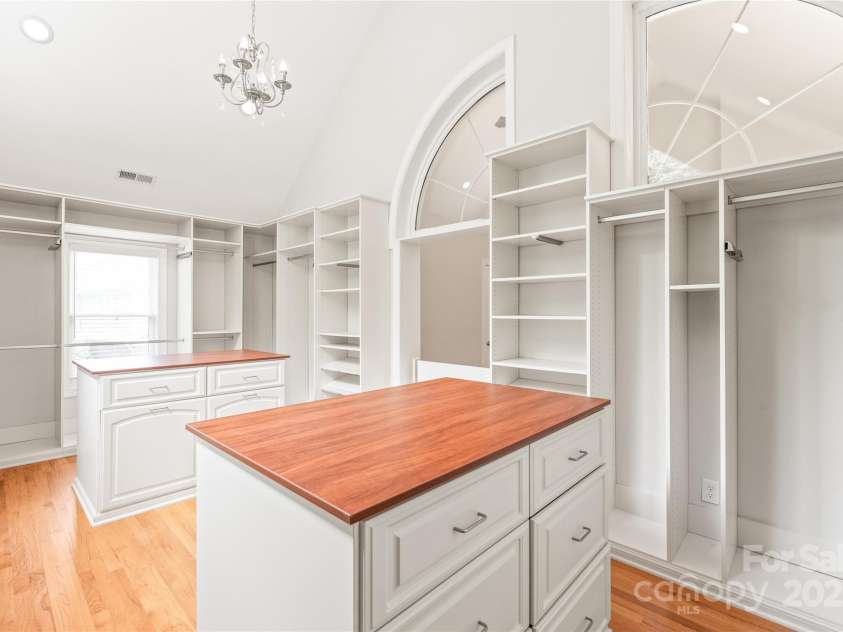 7301 Leharne Drive, Charlotte, NC 28270.  MLS# CAR4269729, YatesRealty ID 20405. 