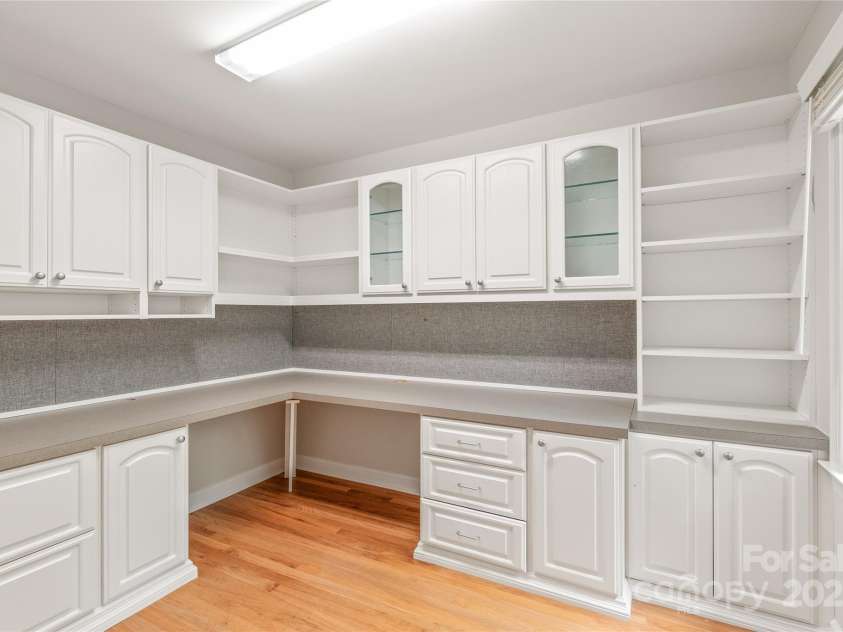 7301 Leharne Drive, Charlotte, NC 28270.  MLS# CAR4269729, YatesRealty ID 20405. 