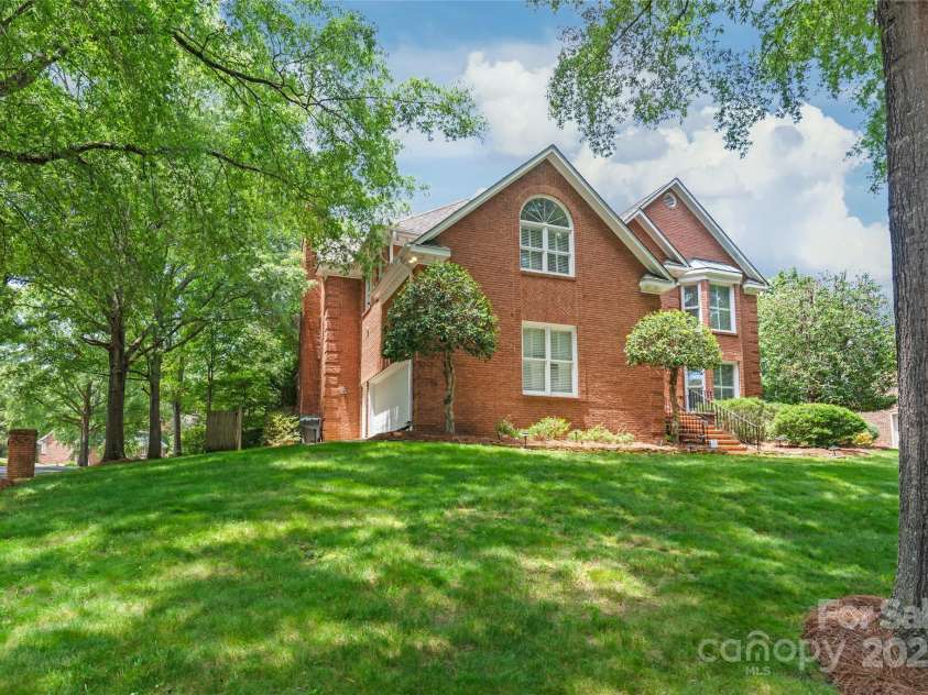 7301 Leharne Drive, Charlotte, NC 28270.  MLS# CAR4269729, YatesRealty ID 20405. 
