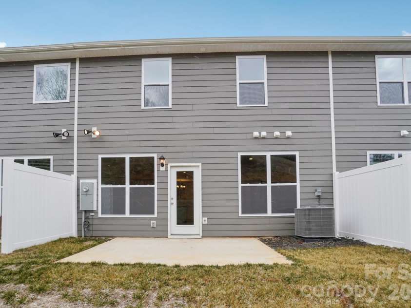 114 Sugg Trail, Weaverville, NC 28787.  MLS# CAR4307816, YatesRealty ID 20406. 