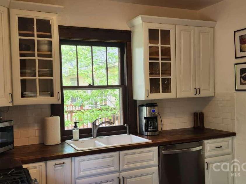 49 Euclid Boulevard, Asheville, NC 28806.  MLS# CAR4249891, YatesRealty ID 20407. 