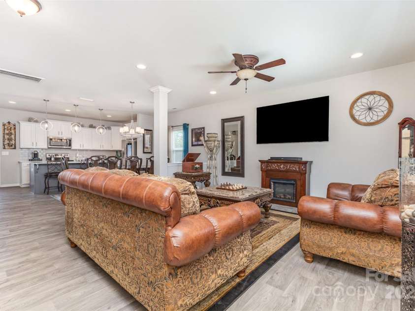 1117 Laurel Woods Drive, Gastonia, NC 28052.  MLS# CAR4270021, YatesRealty ID 20408. Large open living room