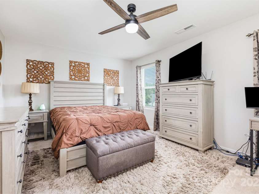 1117 Laurel Woods Drive, Gastonia, NC 28052.  MLS# CAR4270021, YatesRealty ID 20408. Spacious Primary Bedroom