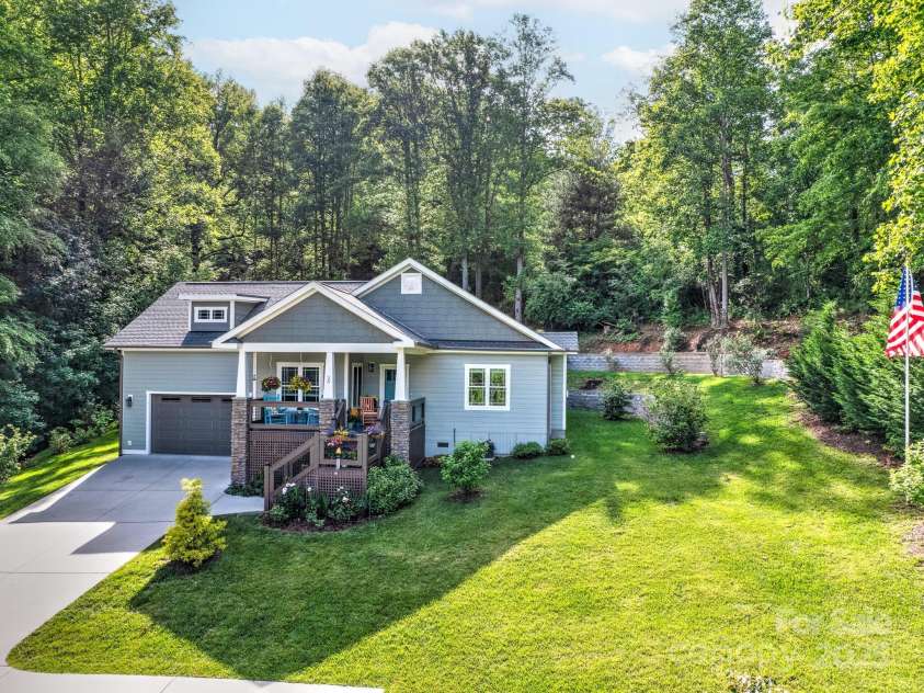 26 Addison Fisher Way, Asheville, NC 28805.  MLS# CAR4262928, YatesRealty ID 20409. 