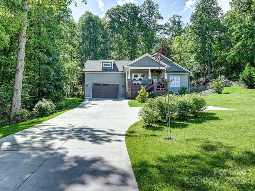 26 Addison Fisher Way, Asheville, NC 28805.  MLS# CAR4262928, YatesRealty ID 20409. 