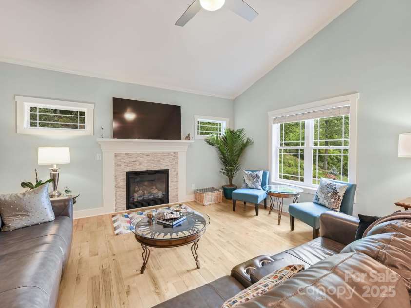 26 Addison Fisher Way, Asheville, NC 28805.  MLS# CAR4262928, YatesRealty ID 20409. 