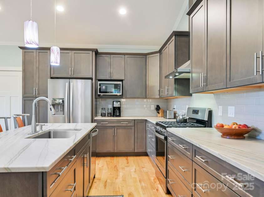 26 Addison Fisher Way, Asheville, NC 28805.  MLS# CAR4262928, YatesRealty ID 20409. 