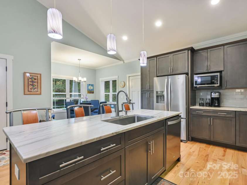 26 Addison Fisher Way, Asheville, NC 28805.  MLS# CAR4262928, YatesRealty ID 20409. 