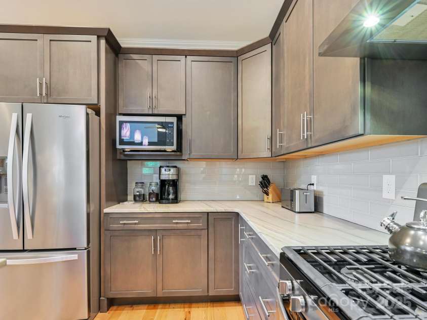 26 Addison Fisher Way, Asheville, NC 28805.  MLS# CAR4262928, YatesRealty ID 20409. 