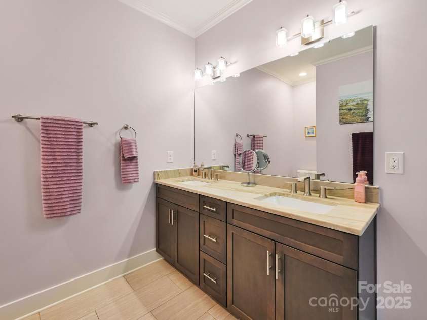 26 Addison Fisher Way, Asheville, NC 28805.  MLS# CAR4262928, YatesRealty ID 20409. 