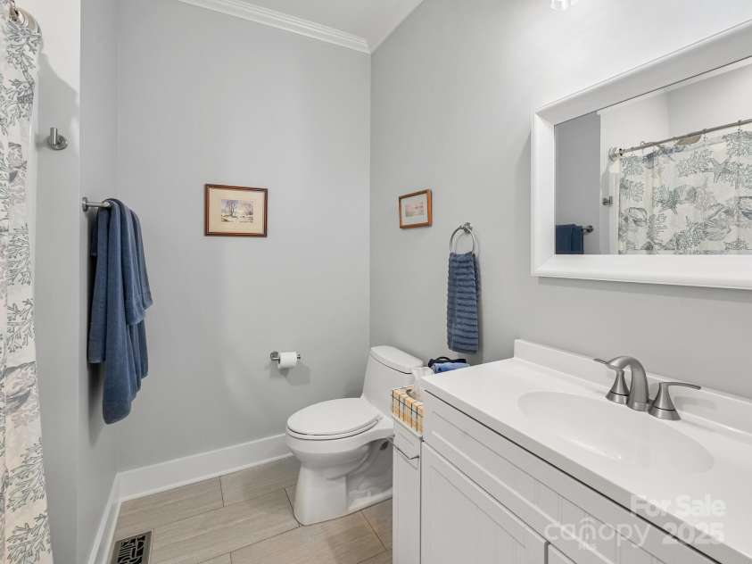 26 Addison Fisher Way, Asheville, NC 28805.  MLS# CAR4262928, YatesRealty ID 20409. 