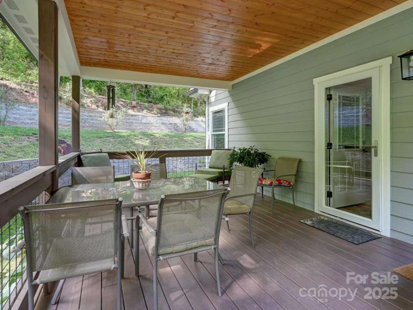 26 Addison Fisher Way, Asheville, NC 28805.  MLS# CAR4262928, YatesRealty ID 20409. 