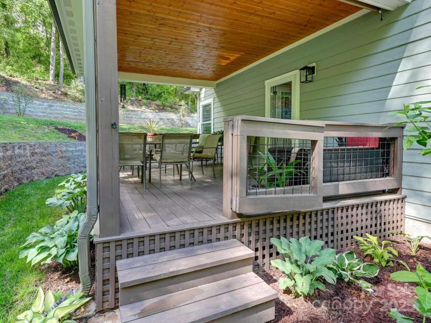 26 Addison Fisher Way, Asheville, NC 28805.  MLS# CAR4262928, YatesRealty ID 20409. 