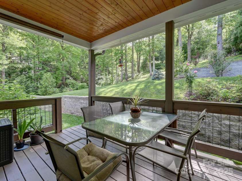 26 Addison Fisher Way, Asheville, NC 28805.  MLS# CAR4262928, YatesRealty ID 20409. 