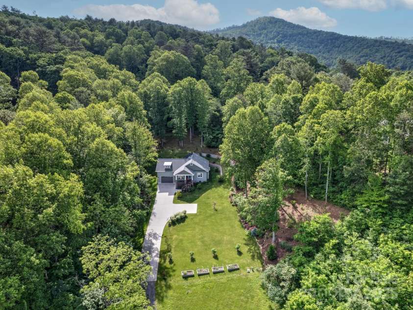 26 Addison Fisher Way, Asheville, NC 28805.  MLS# CAR4262928, YatesRealty ID 20409. 
