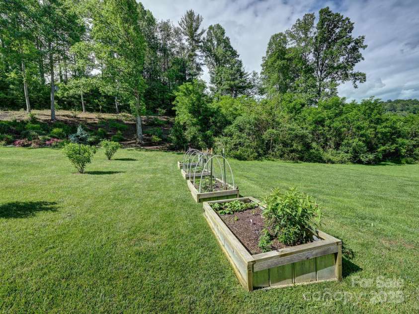 26 Addison Fisher Way, Asheville, NC 28805.  MLS# CAR4262928, YatesRealty ID 20409. 