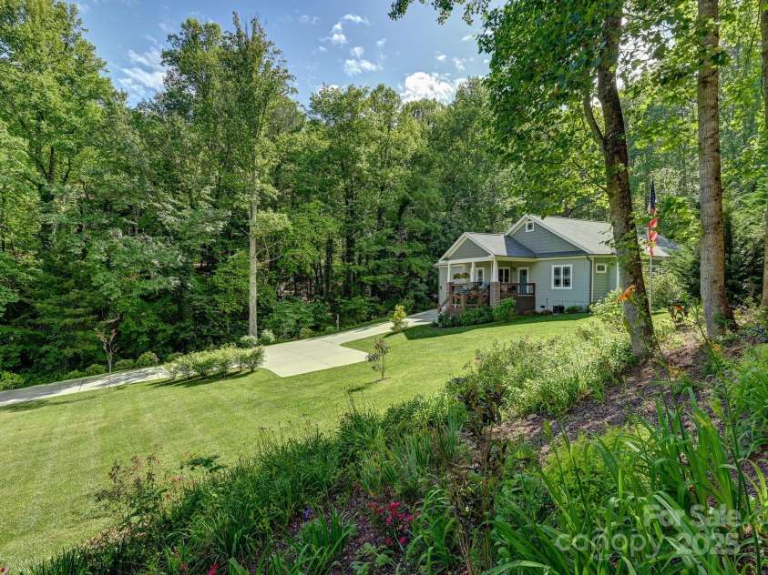 26 Addison Fisher Way, Asheville, NC 28805.  MLS# CAR4262928, YatesRealty ID 20409. 