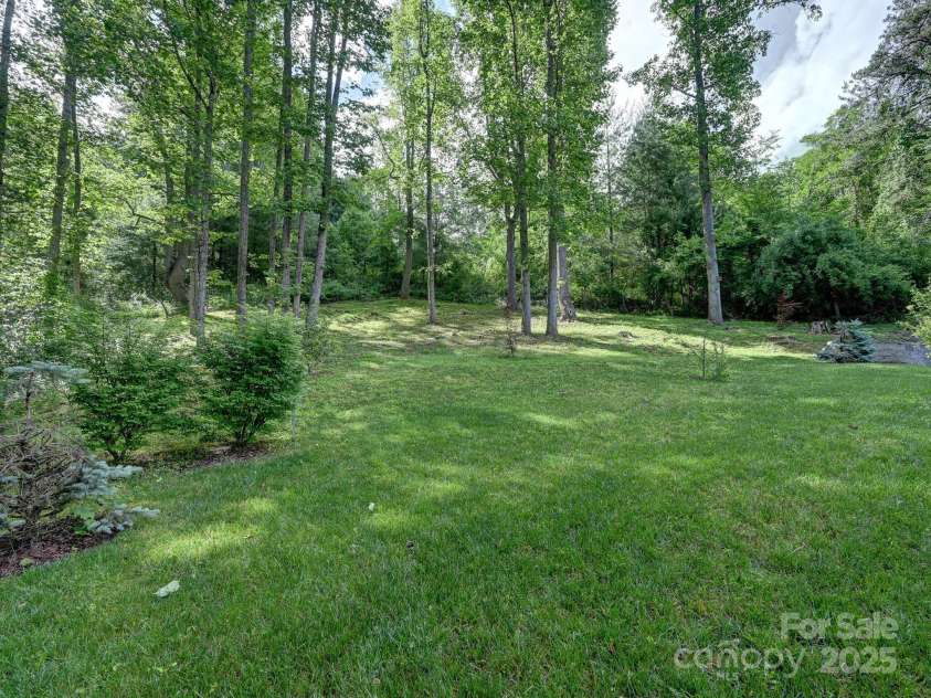 26 Addison Fisher Way, Asheville, NC 28805.  MLS# CAR4262928, YatesRealty ID 20409. 