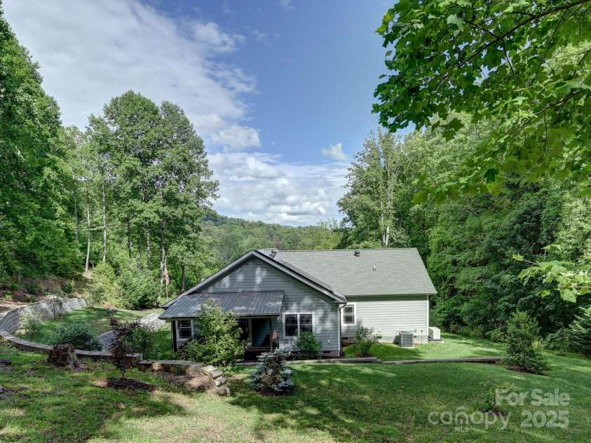 26 Addison Fisher Way, Asheville, NC 28805.  MLS# CAR4262928, YatesRealty ID 20409. 