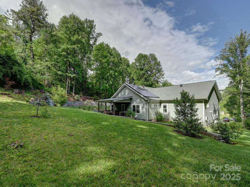 26 Addison Fisher Way, Asheville, NC 28805.  MLS# CAR4262928, YatesRealty ID 20409. 