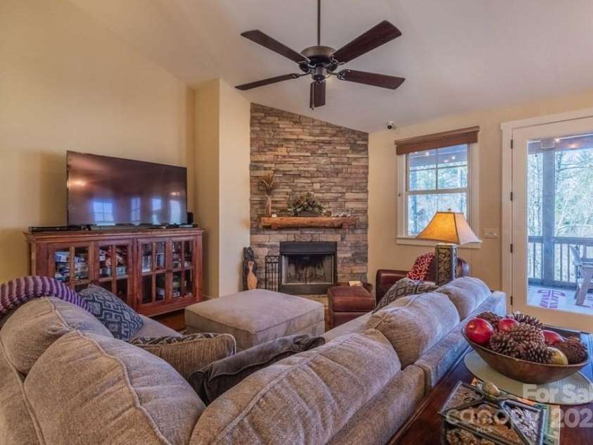 31 Whispering Falls Court, Tuckasegee, NC 28783.  MLS# CAR4234126, YatesRealty ID 2041. 