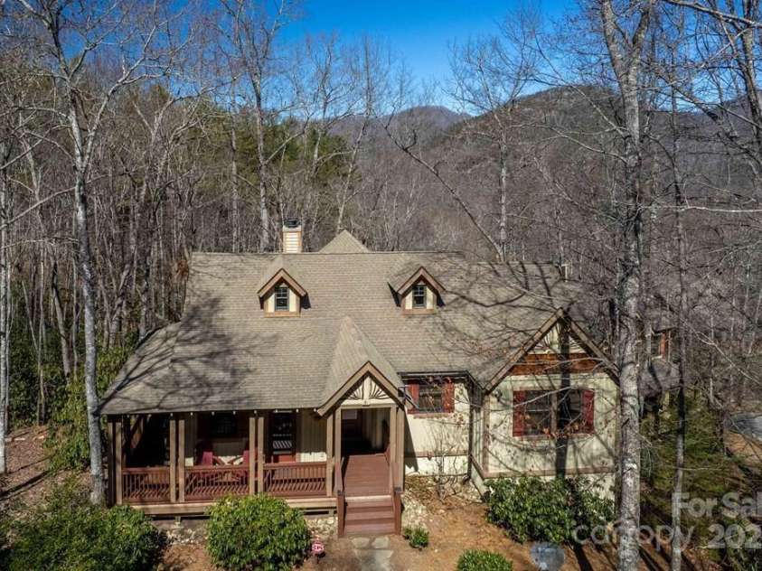 31 Whispering Falls Court, Tuckasegee, NC 28783.  MLS# CAR4234126, YatesRealty ID 2041. 