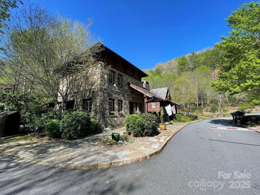 31 Whispering Falls Court, Tuckasegee, NC 28783.  MLS# CAR4234126, YatesRealty ID 2041. 