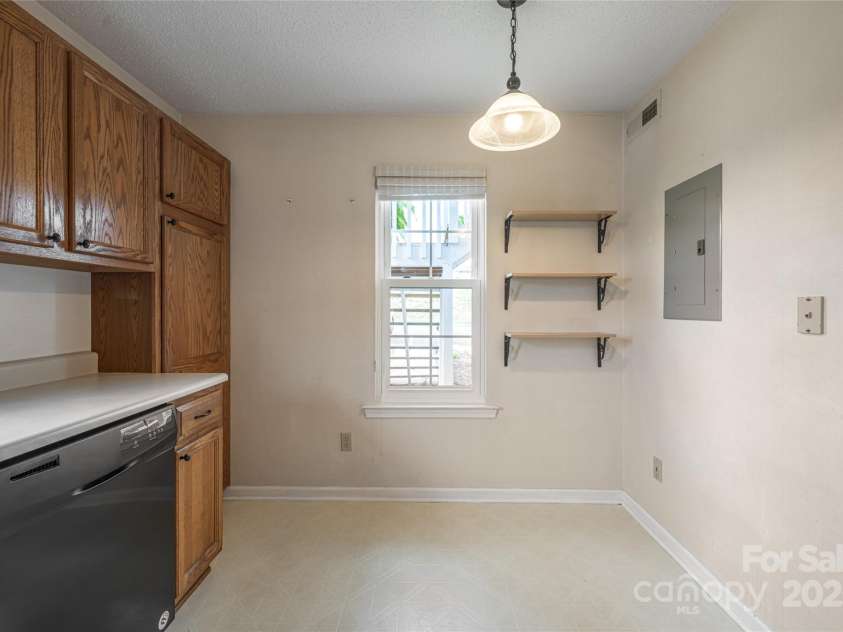 4805 Breakers Lane, Asheville, NC 28806.  MLS# CAR4307390, YatesRealty ID 2041. 