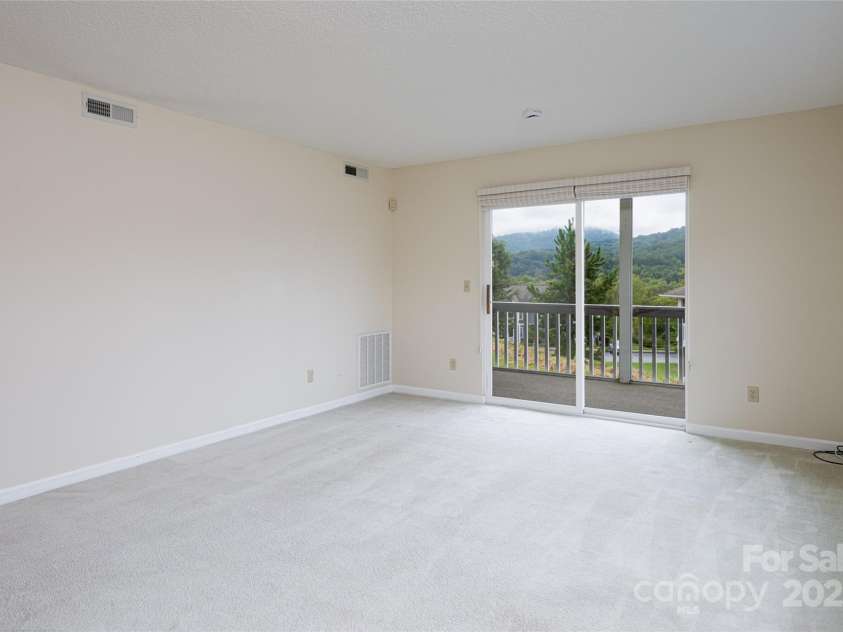 4805 Breakers Lane, Asheville, NC 28806.  MLS# CAR4307390, YatesRealty ID 2041. 