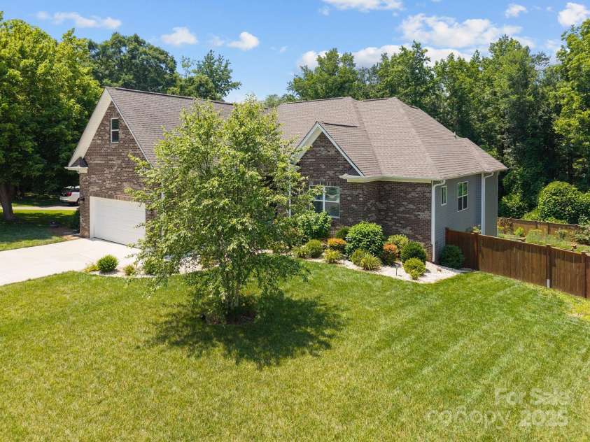 3633 Longpond Lane, Monroe, NC 28110.  MLS# CAR4267691, YatesRealty ID 20410. 