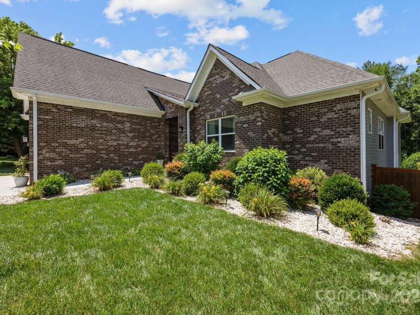 3633 Longpond Lane, Monroe, NC 28110.  MLS# CAR4267691, YatesRealty ID 20410. 