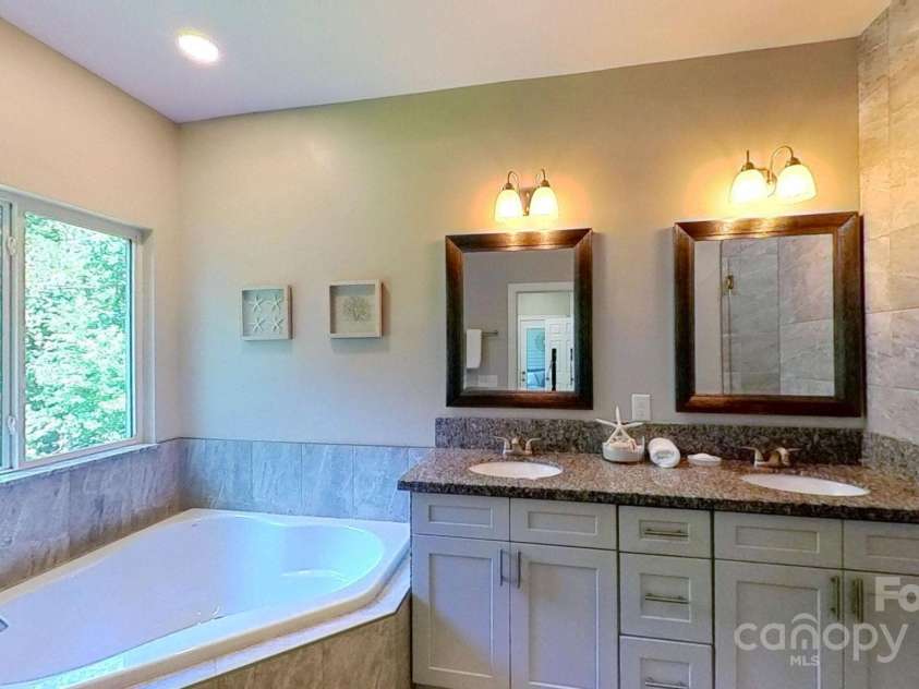 3633 Longpond Lane, Monroe, NC 28110.  MLS# CAR4267691, YatesRealty ID 20410. 