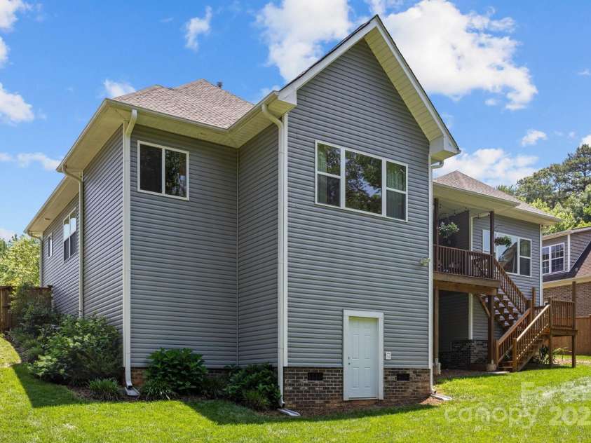 3633 Longpond Lane, Monroe, NC 28110.  MLS# CAR4267691, YatesRealty ID 20410. 