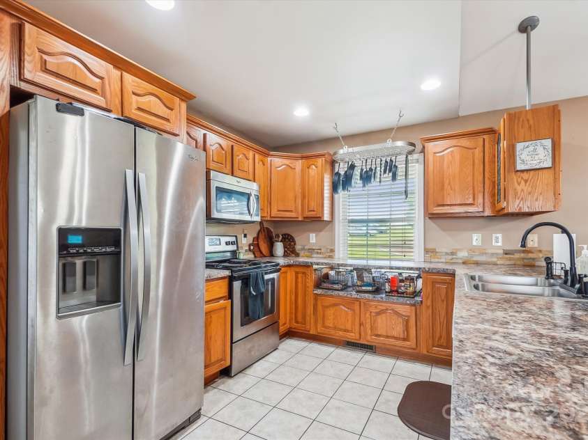 2843 Startown Road, Lincolnton, NC 28092.  MLS# CAR4261561, YatesRealty ID 20411. 