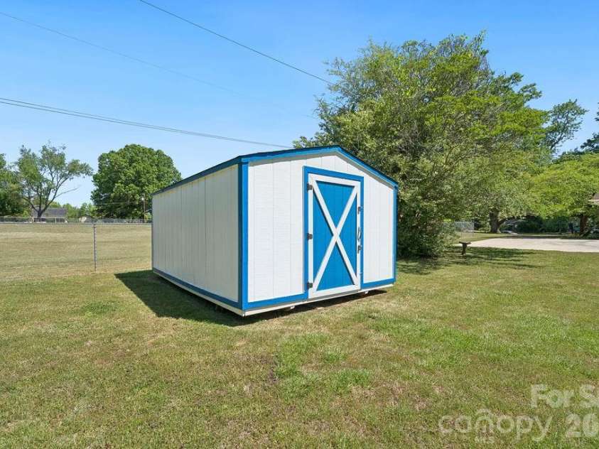 6425 Lebanon Road, Mint Hill, NC 28227.  MLS# CAR4375108, YatesRealty ID 20411. 