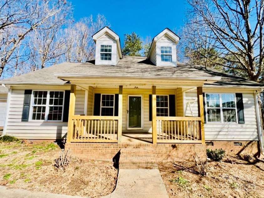 177 Highland Woods Court, Denver, NC 28037.  MLS# CAR4222769, YatesRealty ID 20413. 