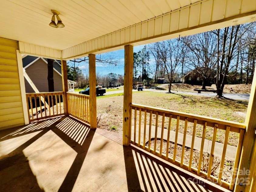 177 Highland Woods Court, Denver, NC 28037.  MLS# CAR4222769, YatesRealty ID 20413. 