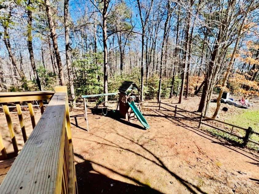 177 Highland Woods Court, Denver, NC 28037.  MLS# CAR4222769, YatesRealty ID 20413. 