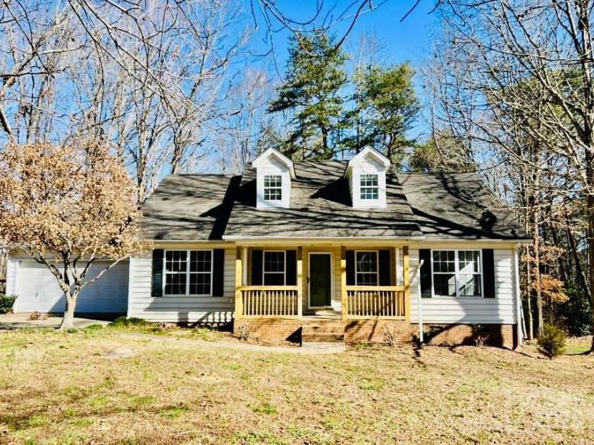 177 Highland Woods Court, Denver, NC 28037.  MLS# CAR4222769, YatesRealty ID 20413. 