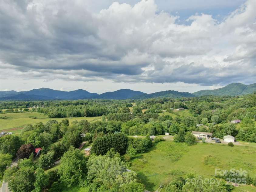 49 Perseverance Drive, Canton, NC 28716.  MLS# CAR4259278, YatesRealty ID 20414. 