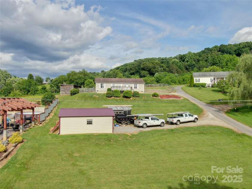 49 Perseverance Drive, Canton, NC 28716.  MLS# CAR4259278, YatesRealty ID 20414. 