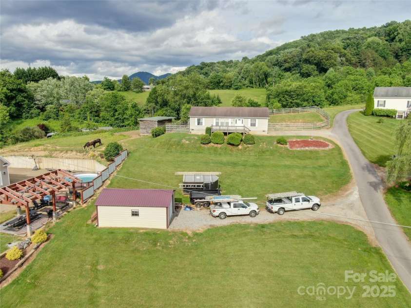 49 Perseverance Drive, Canton, NC 28716.  MLS# CAR4259278, YatesRealty ID 20414. 