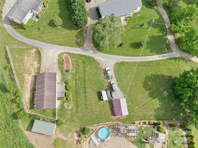 49 Perseverance Drive, Canton, NC 28716.  MLS# CAR4259278, YatesRealty ID 20414. 