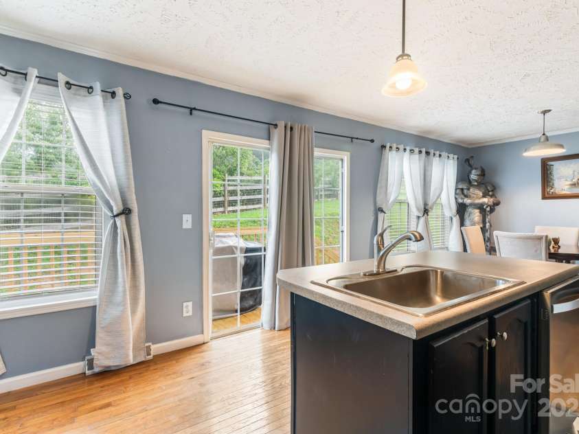 49 Perseverance Drive, Canton, NC 28716.  MLS# CAR4259278, YatesRealty ID 20414. 