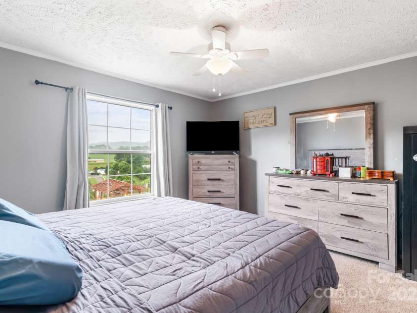 49 Perseverance Drive, Canton, NC 28716.  MLS# CAR4259278, YatesRealty ID 20414. 