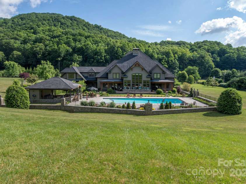 51 Plott Valley Road, Waynesville, NC 28786.  MLS# CAR4173969, YatesRealty ID 20415. 