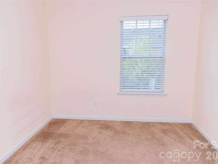10443 Benfield Road, Charlotte, NC 28269.  MLS# CAR4380013, YatesRealty ID 20416. 
