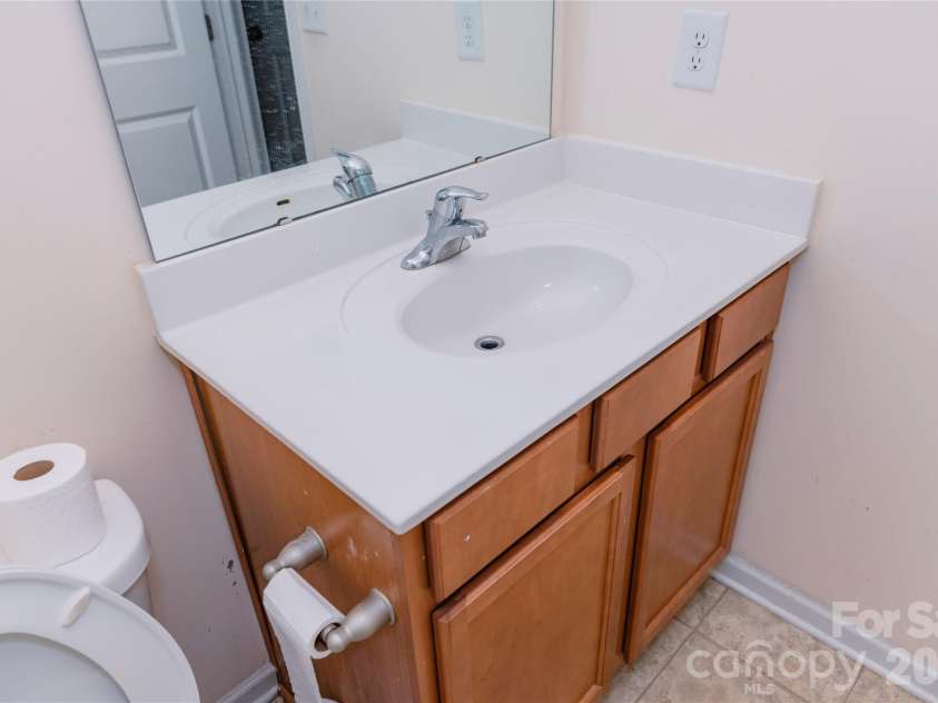 10443 Benfield Road, Charlotte, NC 28269.  MLS# CAR4380013, YatesRealty ID 20416. 