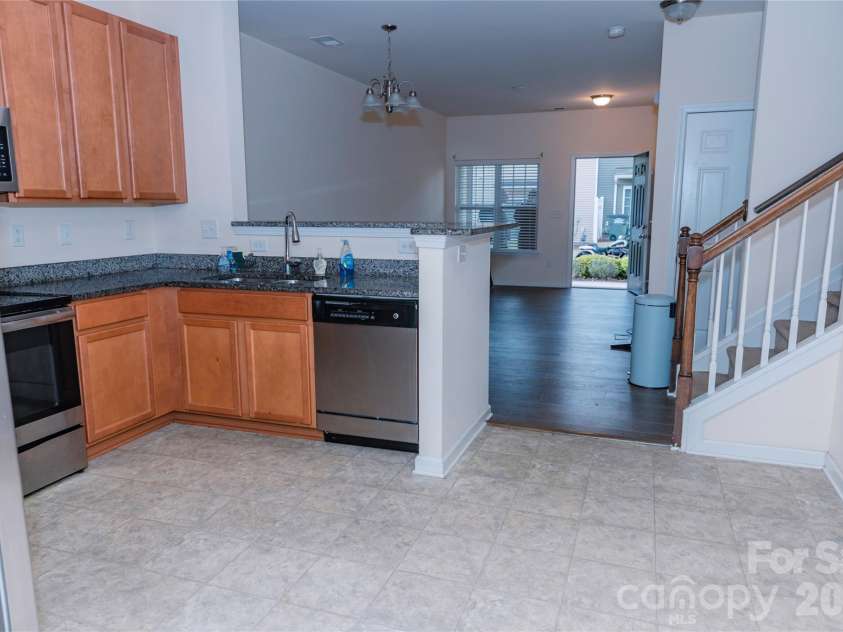 10443 Benfield Road, Charlotte, NC 28269.  MLS# CAR4380013, YatesRealty ID 20416. 