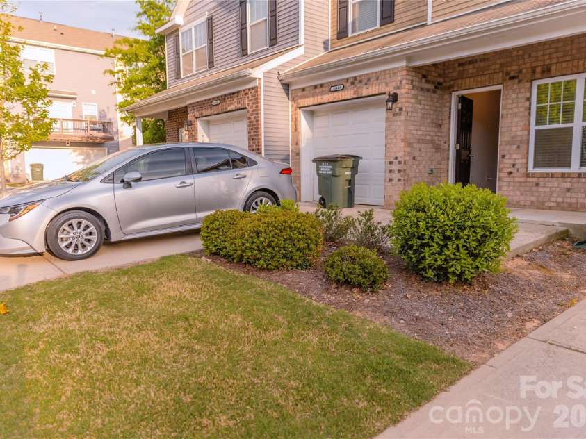 10443 Benfield Road, Charlotte, NC 28269.  MLS# CAR4380013, YatesRealty ID 20416. 